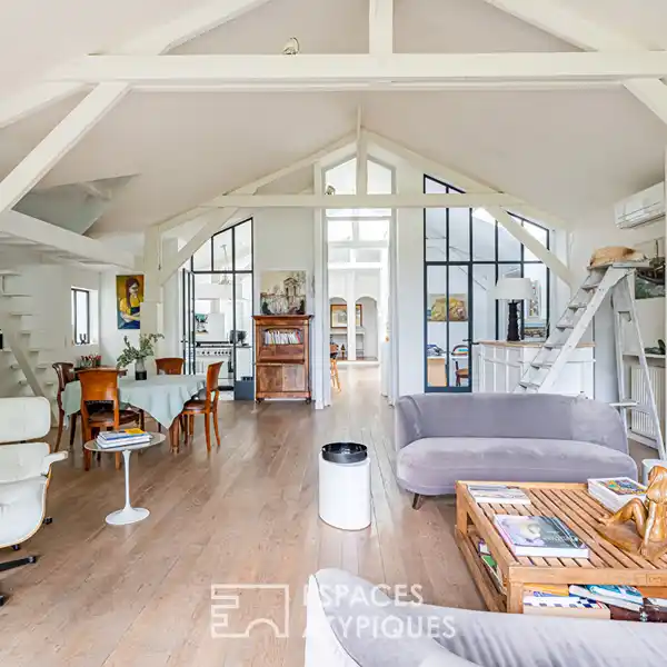 DISTINGUISHED HOME WITH VIEWS OF THE SEINE