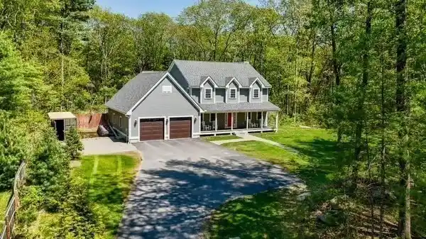 YOUNG CUSTOM COLONIAL HOME