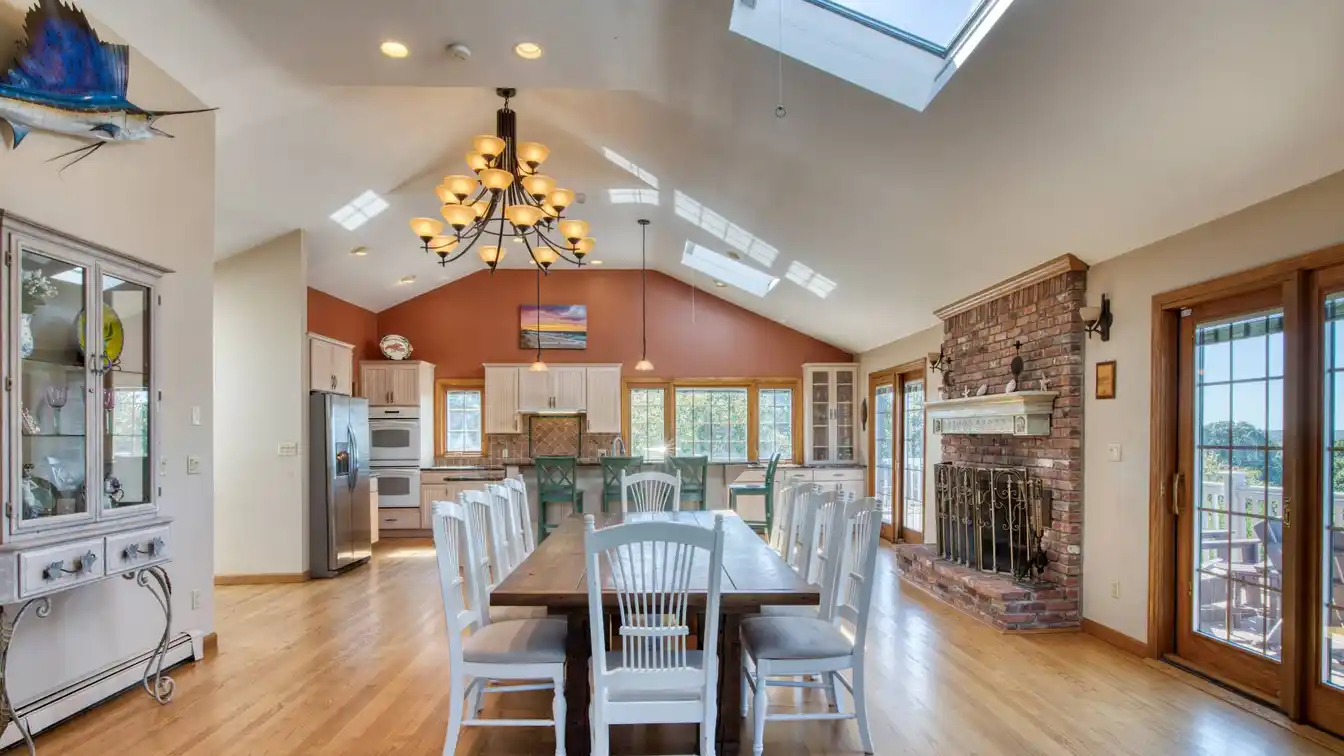 The Perfect Balance of Luxury and Comfortable Living