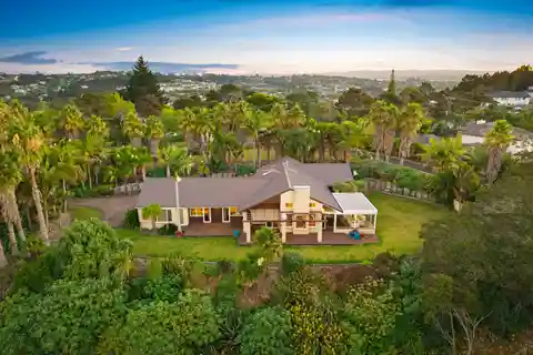 Country Charm with Urban Convenience