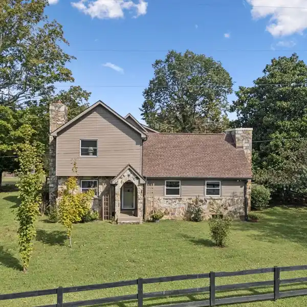 TIMELESS 1932 GEM MODERN COMFORTS