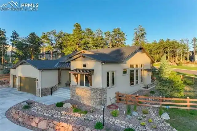Modern Elegance in Sanctuary Pointe Cul-de-sac