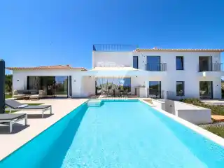 Detached Villa with Panoramic Sea Views