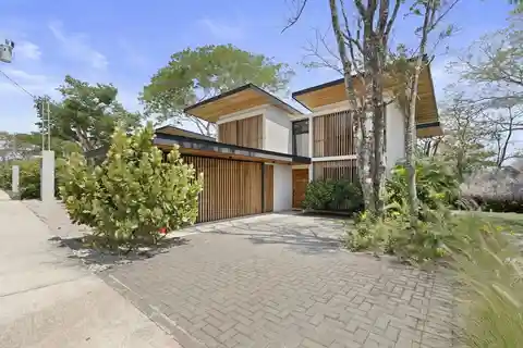 Grande Salvaje #2: Modern Home, Just Steps to the Famous Surf Break in Playa Grande