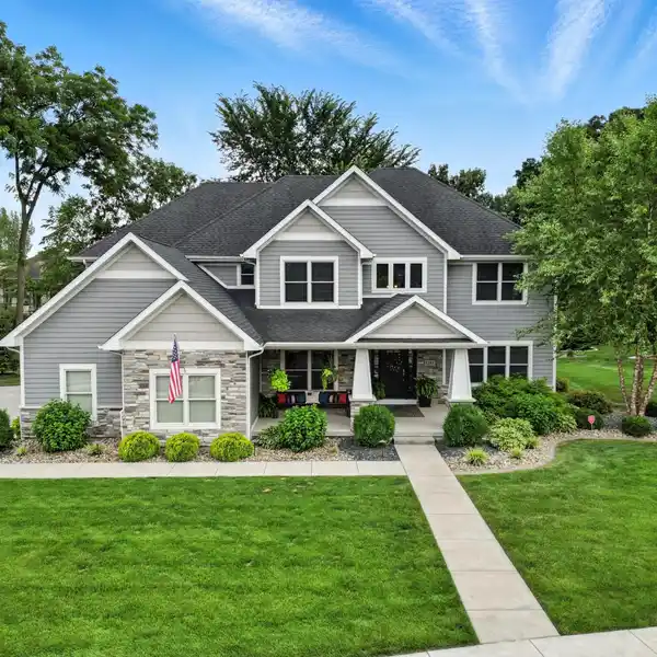 SPACIOUS LUXURY HOME WITH 3-CAR GARAGE