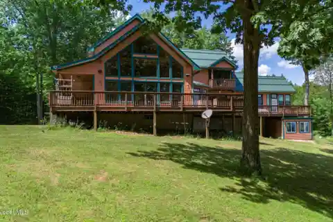 Custom Residence Atop 43 Secluded Mountain Acres