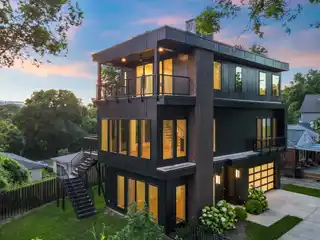Modern Living on the Golf Course in Sylvan Park