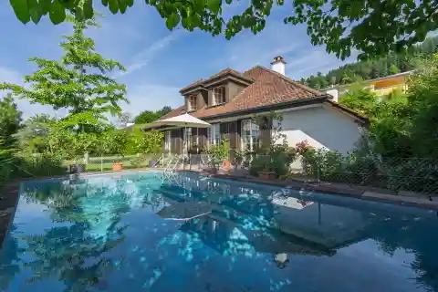 Spacious Family Country Home