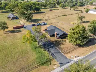 Rare 8-acre Ranch