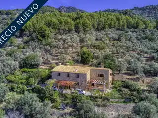 Spectacular Property with a Renovated Eighteenth Century House