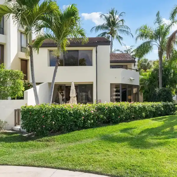 RARE TOWNHOME IN OLD PORT COVE