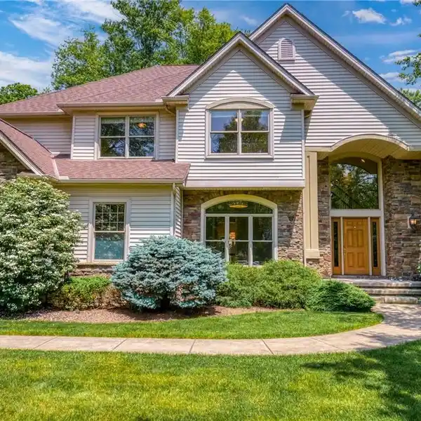 A HOME THAT HAS IT ALL