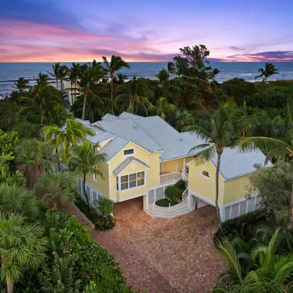 WAKE UP TO THE SOOTHING SOUND OF OCEAN WAVES