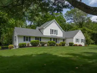 Move-in Ready Colonial in Basking Ridge