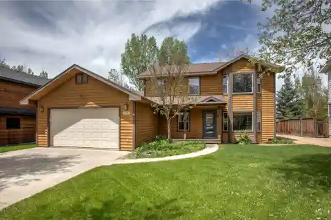 Beautifully Updated Home in Heritage Park