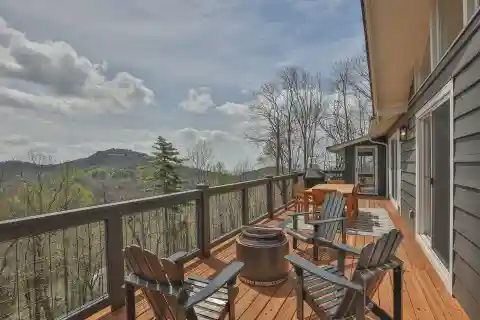 Designer-furnished Highlands Gem with Panoramic Views