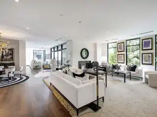 Exceptional Residence in the Giorgetti Houston