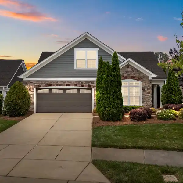 COMFORT AND STYLE IN THE COURTYARDS ON LAKE NORMAN