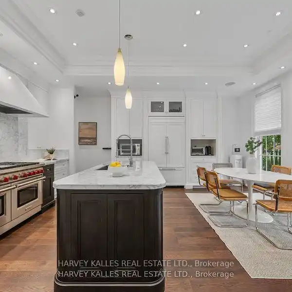 BESPOKE LIMESTONE RESIDENCE