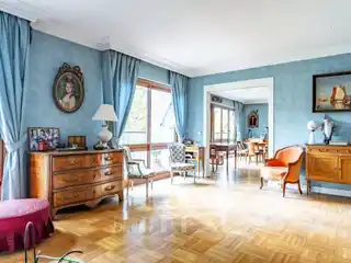 Top-Floor Apartment with Bright Flexible Layout