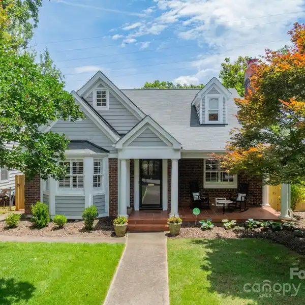 INVITING COTTAGE IN HISTORIC DILWORTH