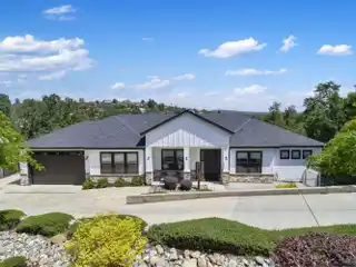 Immaculate Entertainer's Dream Home