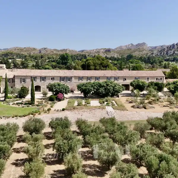 AUTHENTIC MID-17TH CENTURY PROPERTY