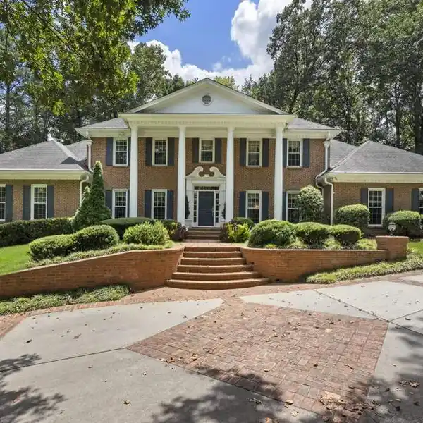 ELEGANT GATED ESTATE IN THE HEART OF SANDY SPRINGS