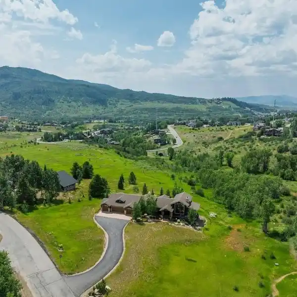 PRIVACY AND LUXURY IN EXCLUSIVE FISH CREEK MEADOWS