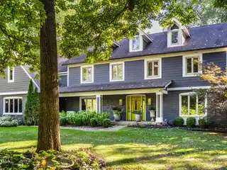 Distinguished Residence Offers the Best of Both Worlds