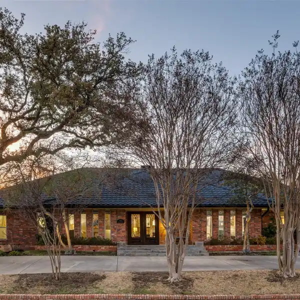 METICULOUSLY MAINTAINED GEM