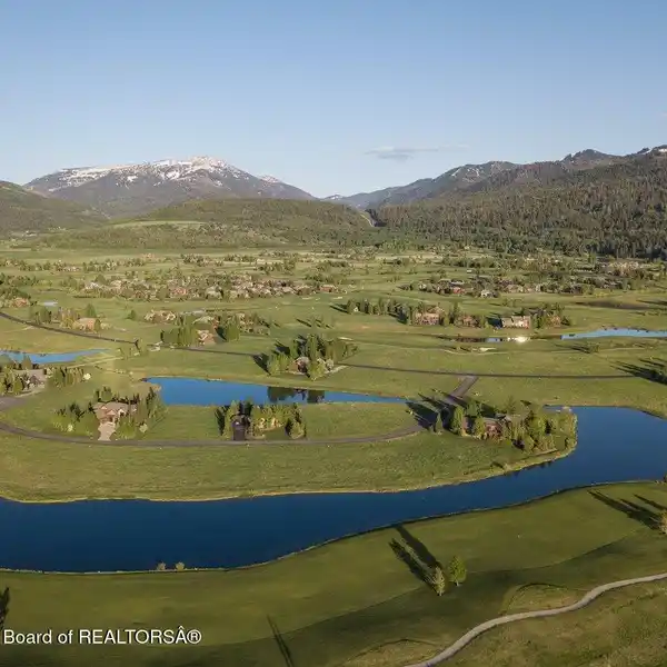 EXQUISITELY FINISHED HOME IN TETON SPRINGS