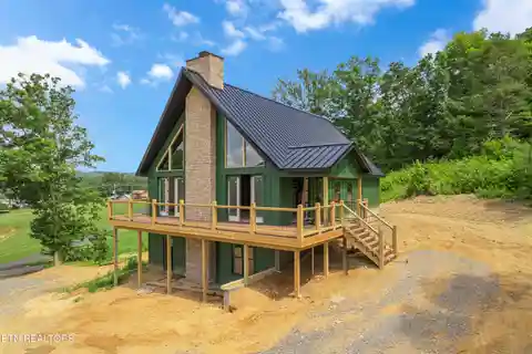 Luxury Mountain Oasis