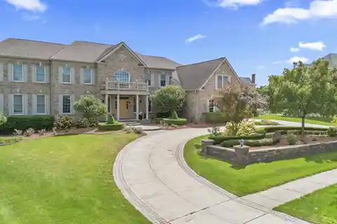 Grand Estate Blending Elegance and Innovation