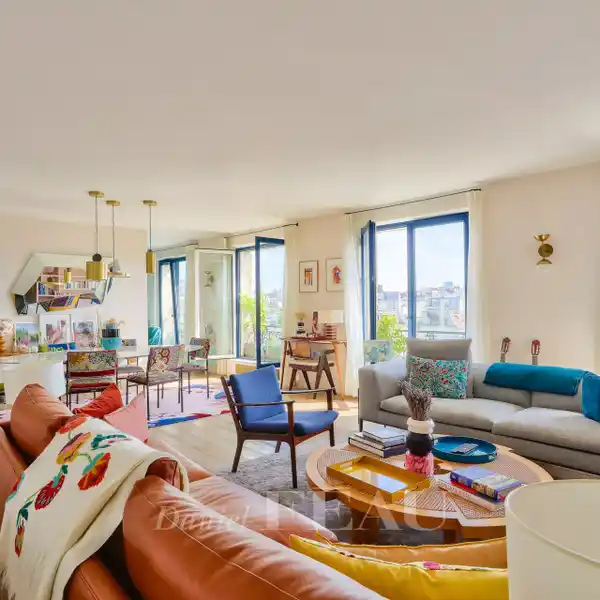 RENOVATED APARTMENT WITH A BEAUTIFUL OPEN VIEW