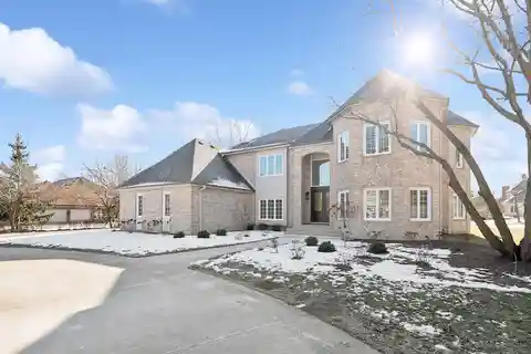 Like-New Estate with Gorgeous Modern Upgrades