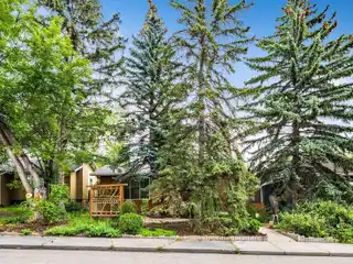 Charming Elboya Home with Garden Oasis