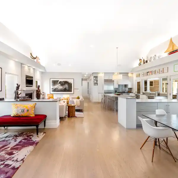 STUNNING ONE-LEVEL HOME BEAUTIFULLY APPOINTED