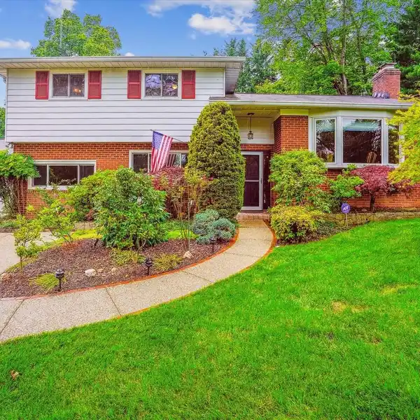 CLASSIC SPLIT-LEVEL ON PICTURESQUE ACRE