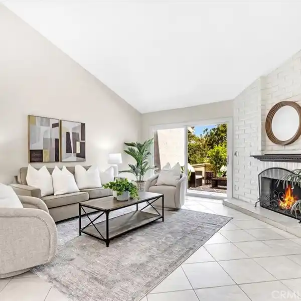 SOUGHT-AFTER PLAN IN WILLOW CREEK TOWNHOMES