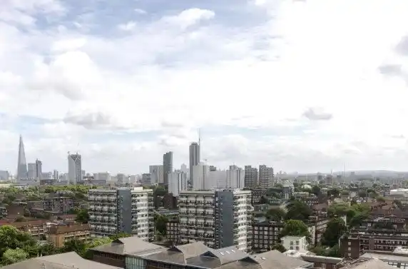 CONTEMPORARY APARTMENT IN A NEW DEVELOPMENT