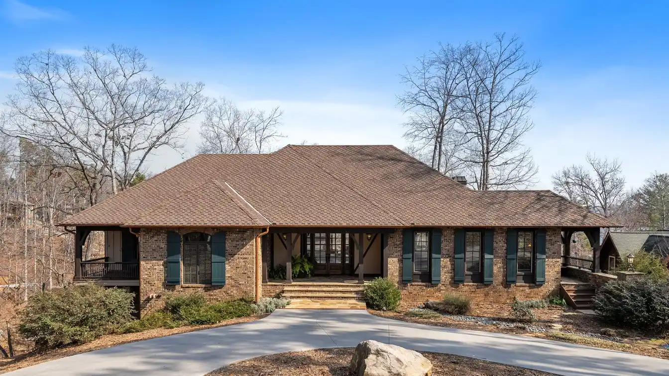 Distinguished Lake Keowee Living
