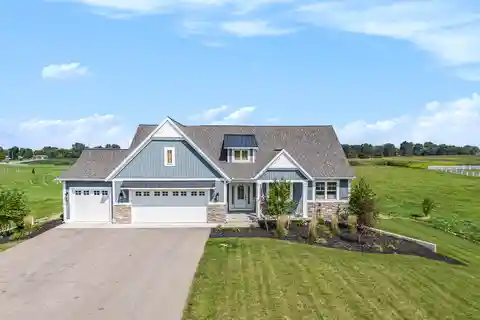 Perfect Blend of Tranquility and Modern Living