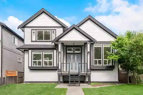Comfort and Style in a Prime Location