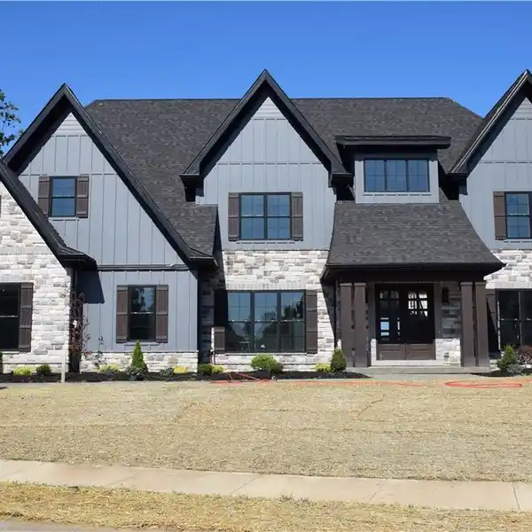 AMAZING NEW CONSTRUCTION HOME