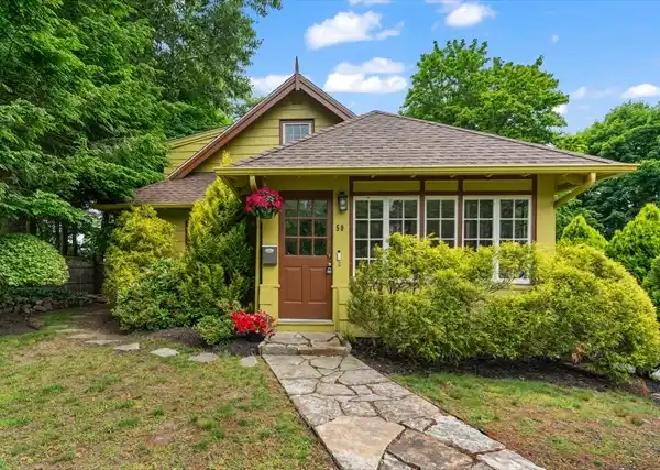 ENCHANTING CRAFTSMAN-STYLE HOME