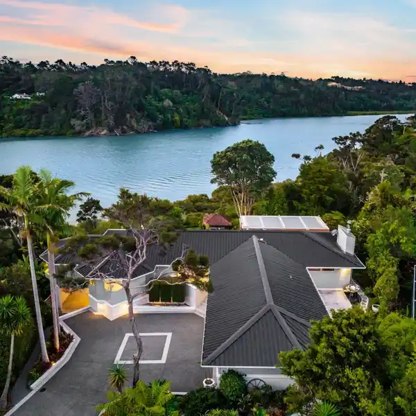 EXCLUSIVE WATERFRONT LIVING IN GREENHITHE