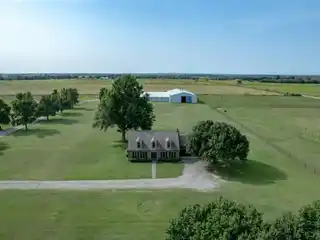 Beautiful Horse Ready Ranch House and Stables