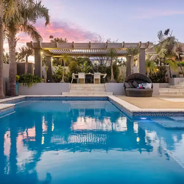 1960S CHARACTER CHARM WITH SOPHISTICATED MODERN LIVING