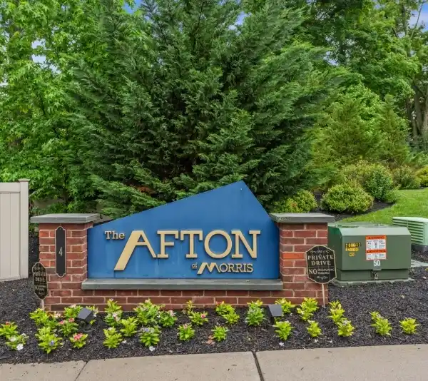 END UNIT TOWNHOME IN THE AFTON OF MORRIS